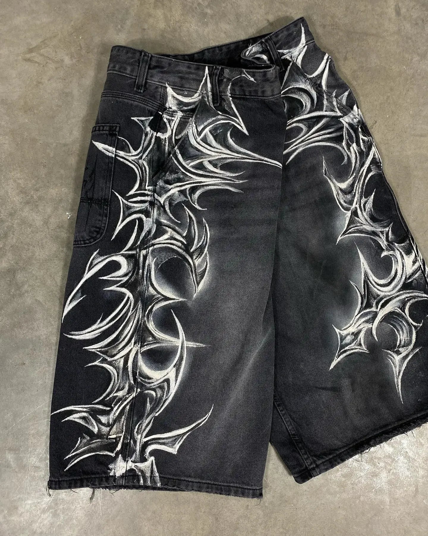 American Retro Gothic Halloween Geometry Graffiti Print Denim Shorts Men Women Y2k Low Waist Baggy Knee Length Jeans Jorts Short