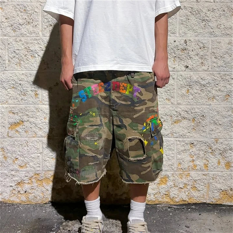 Y2K Vintage Camo Shorts Raw Hem Graffiti Pattern Paint Splatter Cargo Shorts New Trendy Hip Hop Streetwear Men Women Baggy Pants