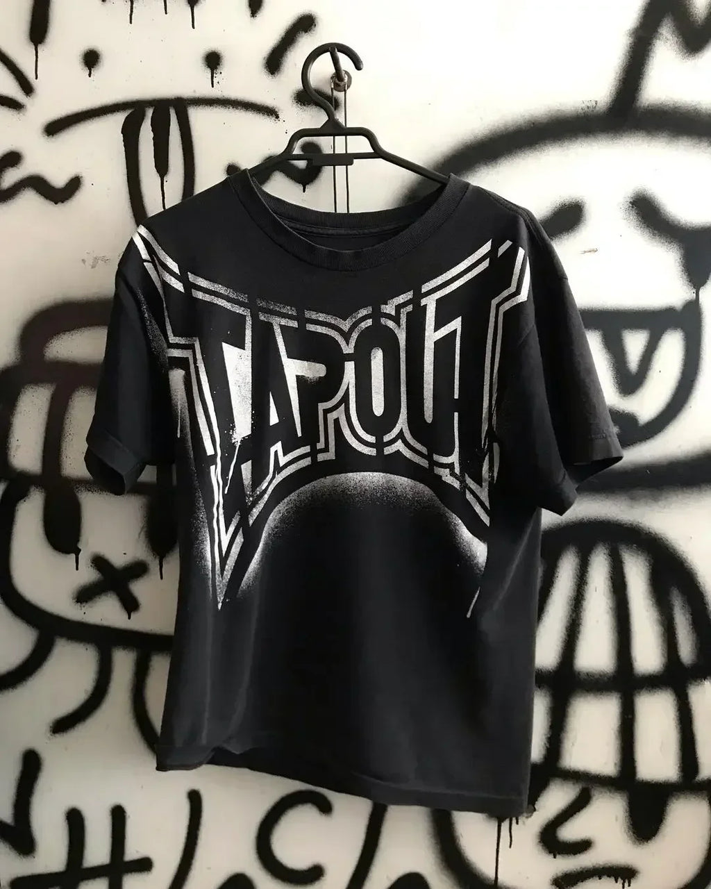 TAPOUT New Y2K Red  Printing  T shirt Men  Hip Hop Round Neck Oversized Long Sleeved Casual Gothic Clothing Tops Streetwear